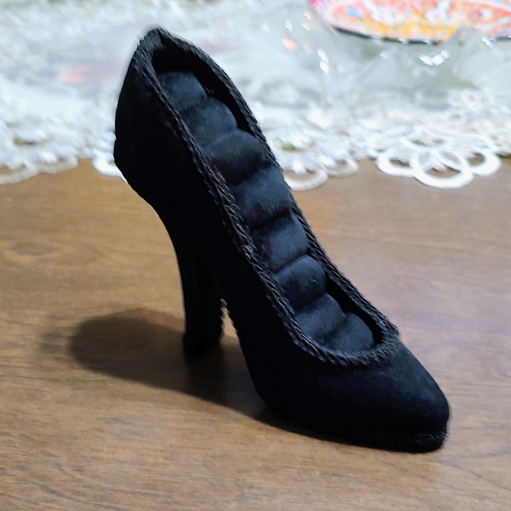 Black Women's High Heel Pump Ring Holder